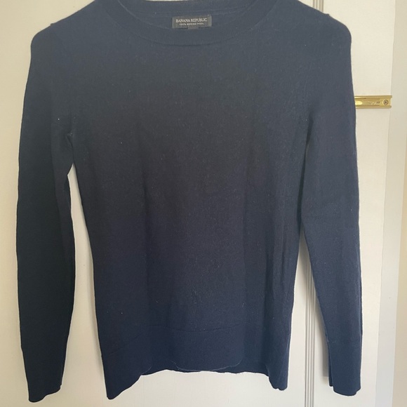 Navy Banana Republic xs Merino Wool sweater EUC - Picture 4 of 4